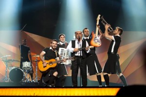 Σε λίγο ο τελικός της Eurovision… Αγάθωνας και Koza Mostra ελπίζουν σε μιά καλή θέση!!