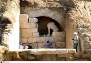 Την ανασκαφή στην Αμφίπολη προβάλλουν τα ξένα ΜΜΕ